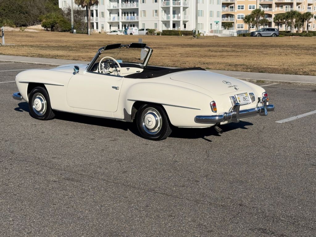 1956 Mercedes-Benz 190SL Image 2