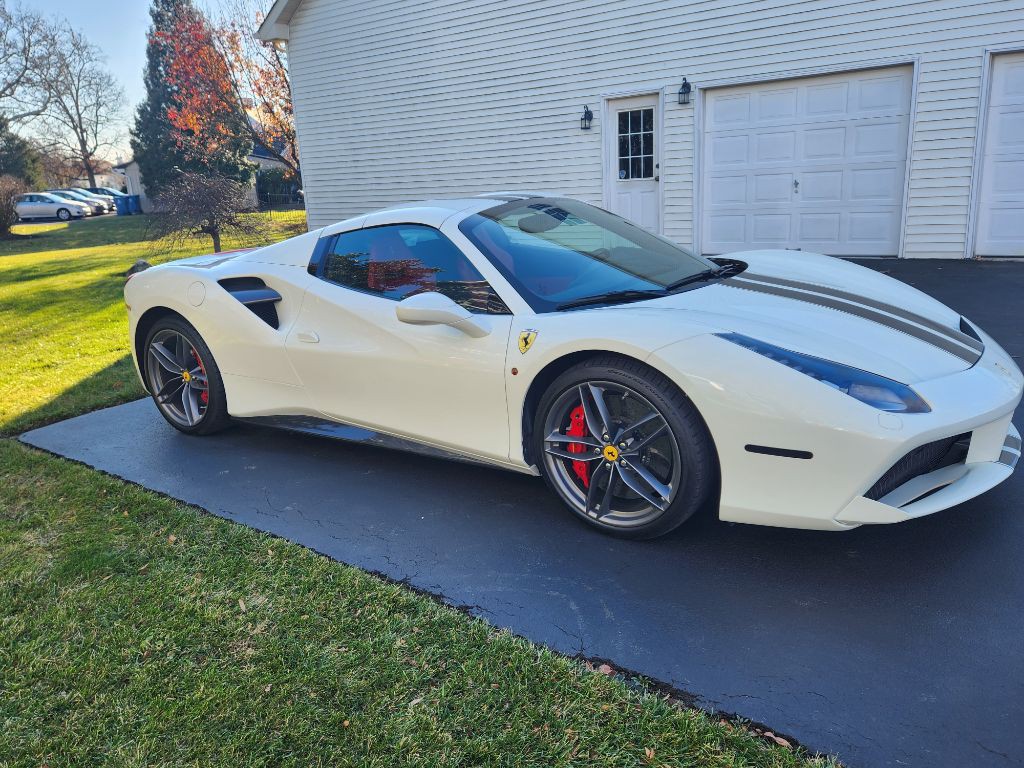 2017 Ferrari 488 Image 11