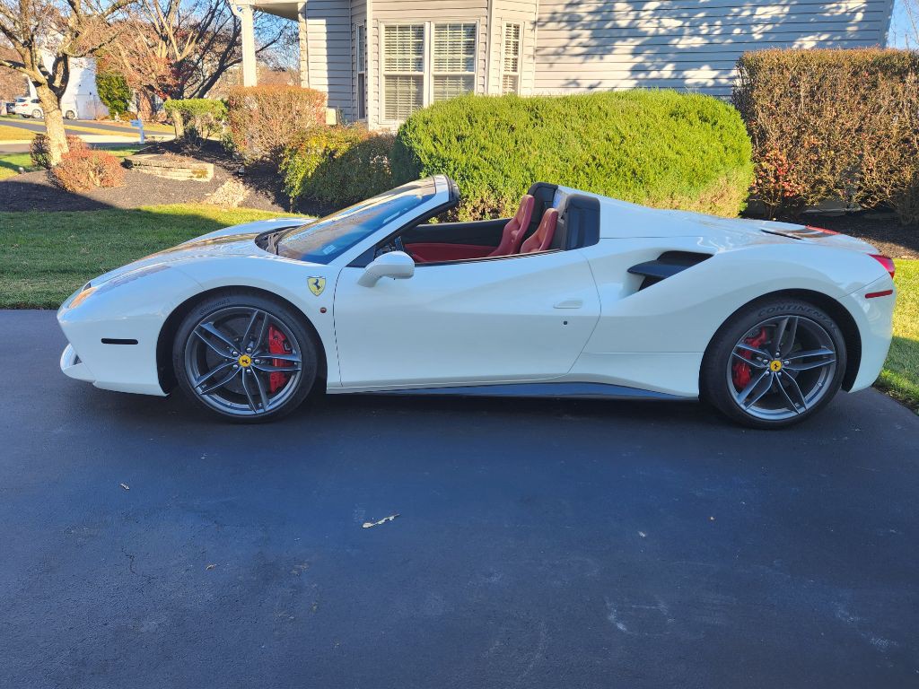 2017 Ferrari 488 Image 20
