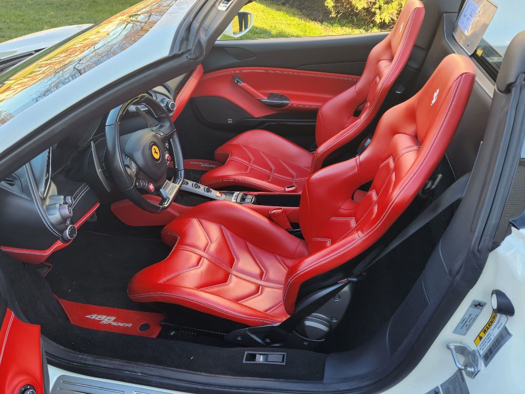 2017 Ferrari 488 Image 23