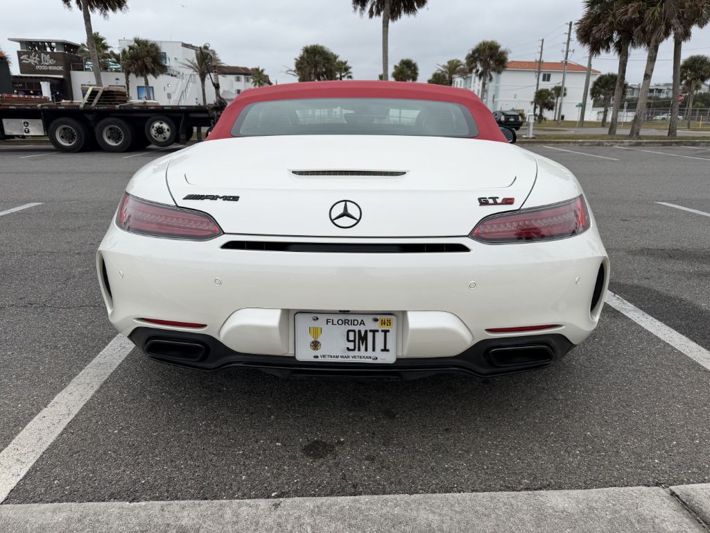 2018 Mercedes-Benz AMG GT Image 2