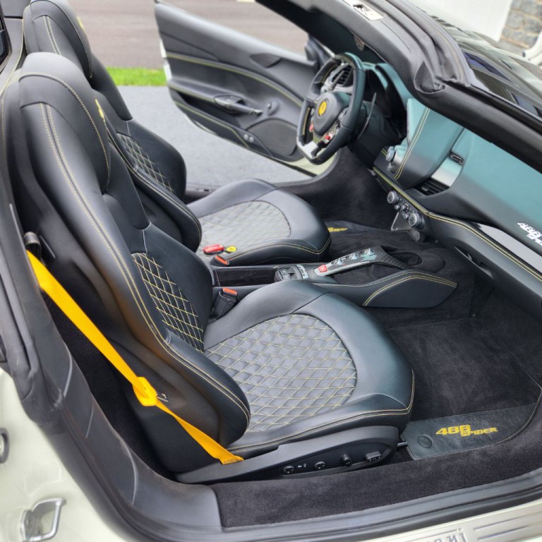 2017 Ferrari 488 Image 14