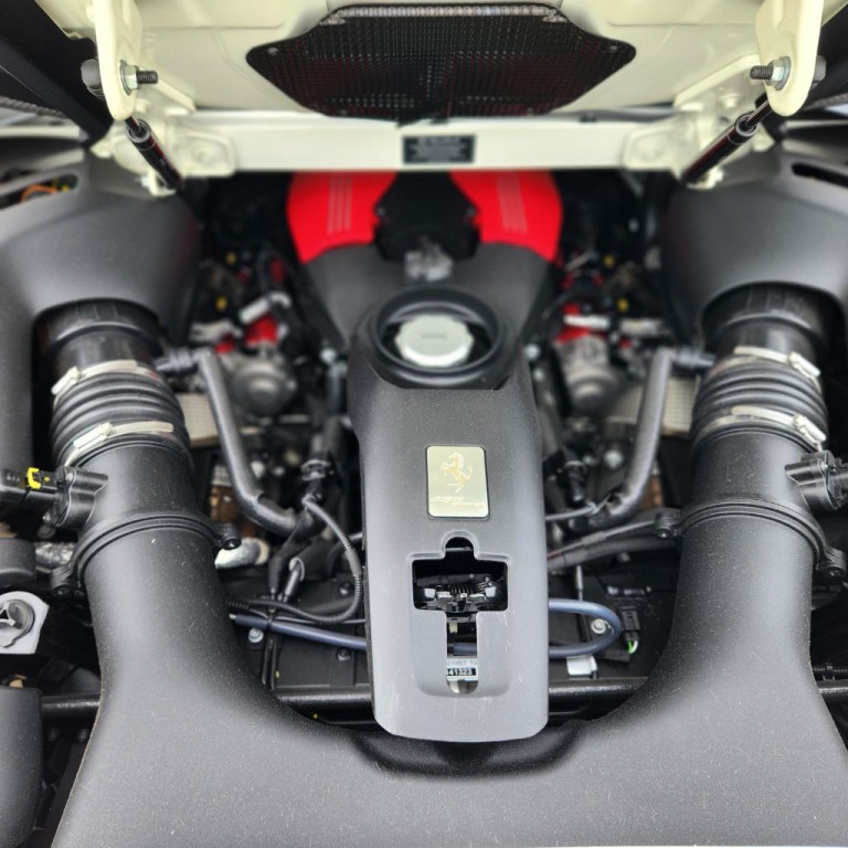 2017 Ferrari 488 Image 18