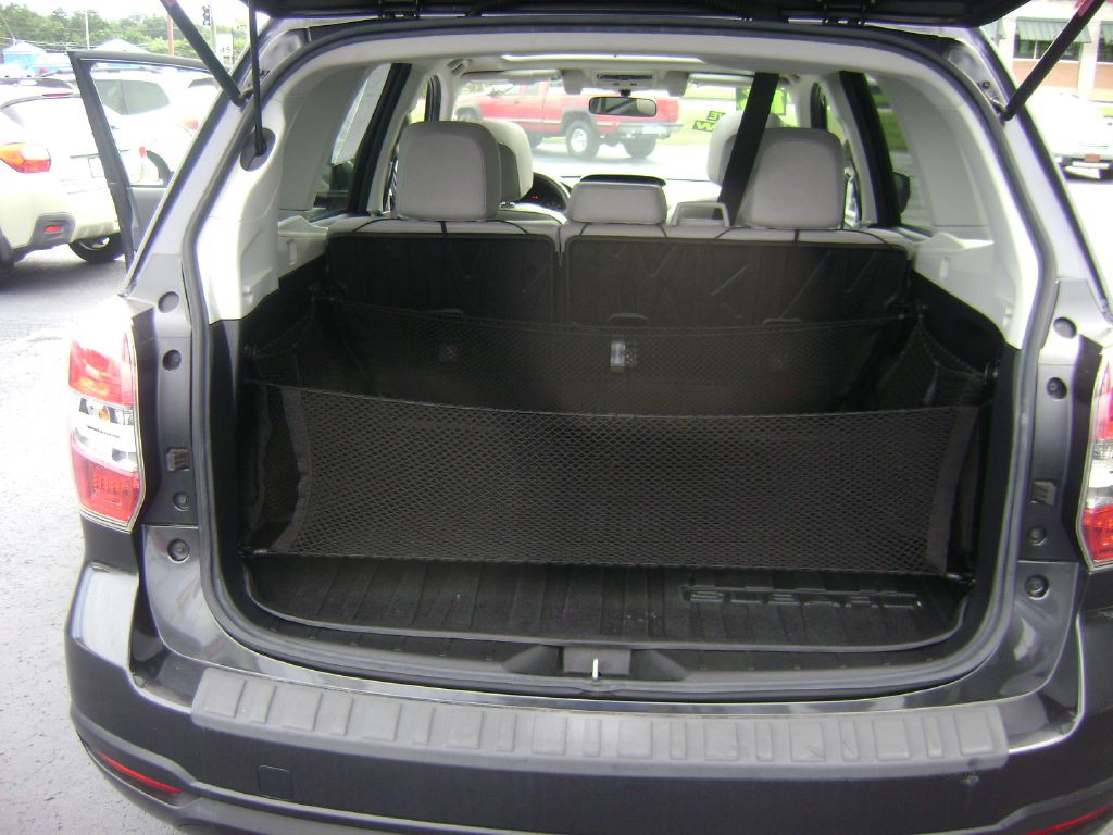 2016 Subaru Forester Image 17