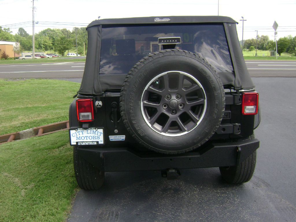 2010 Jeep Wrangler Image 7