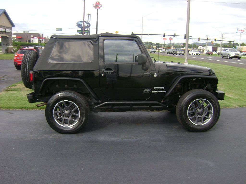 2010 Jeep Wrangler Image 10