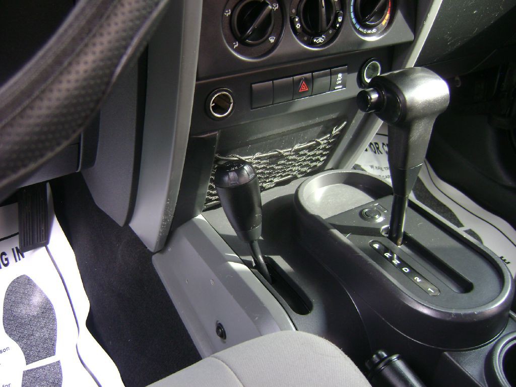 2010 Jeep Wrangler Image 12