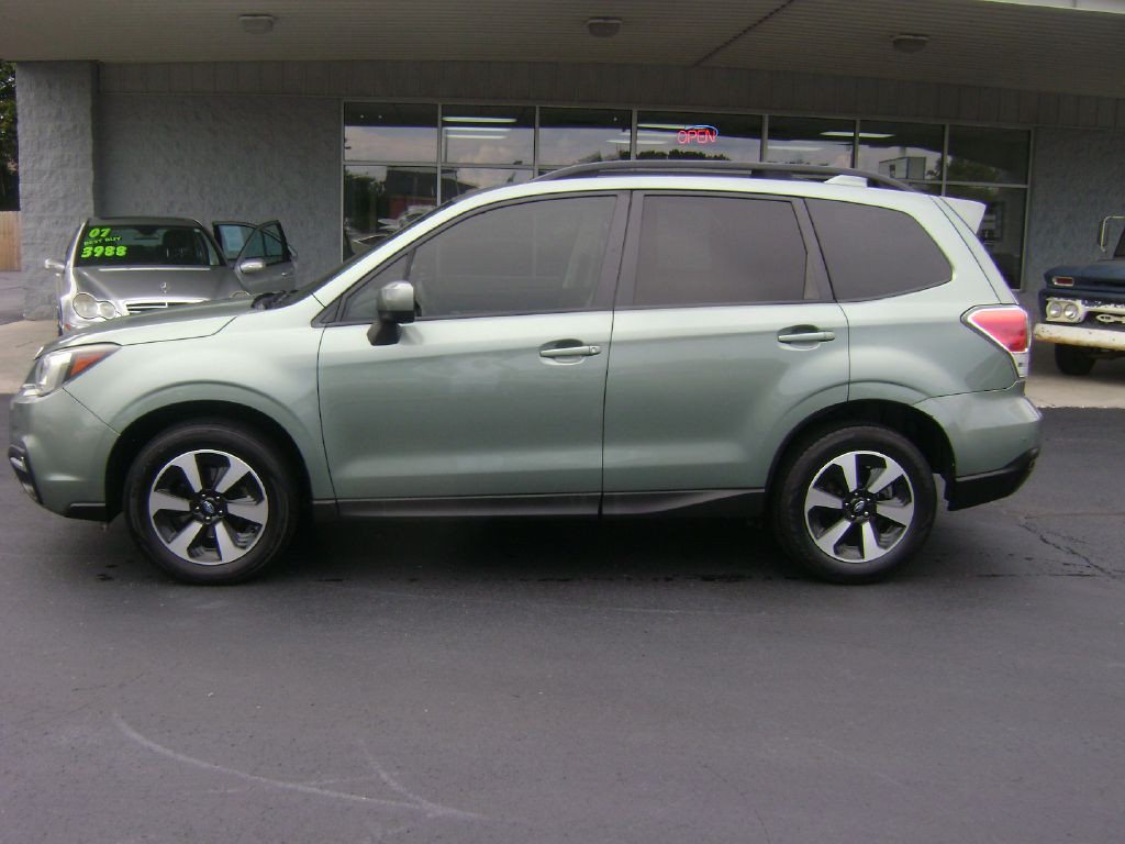 2017 Subaru Forester Image 4