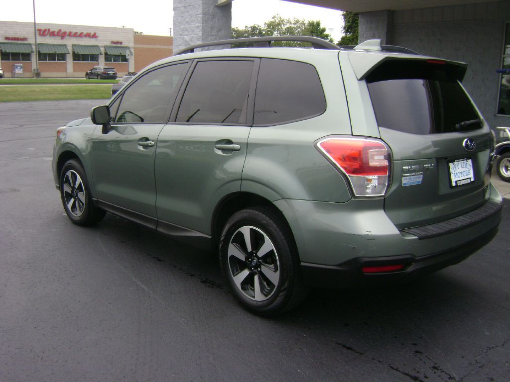 2017 Subaru Forester Image 5