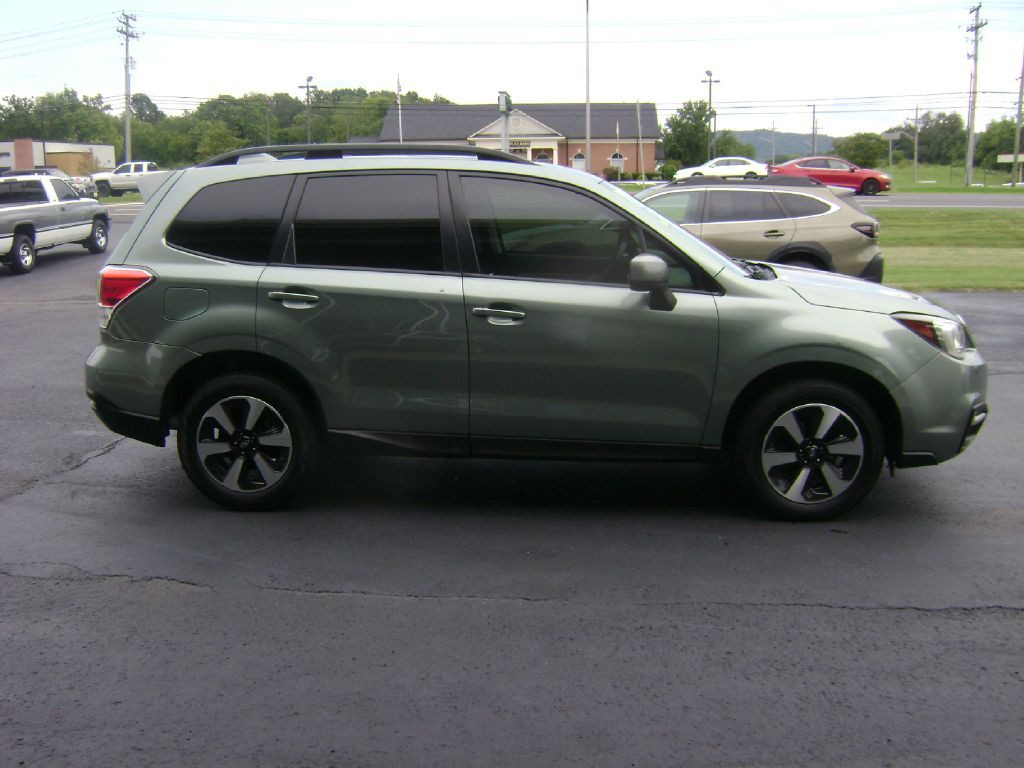 2017 Subaru Forester Image 8