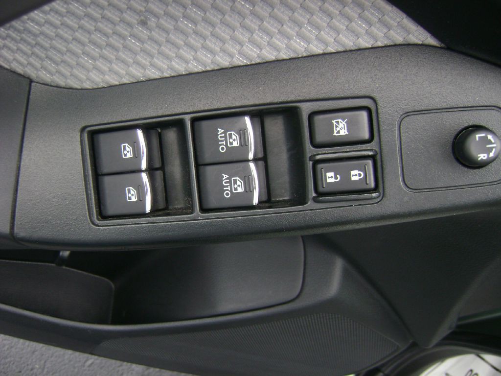 2017 Subaru Forester Image 11