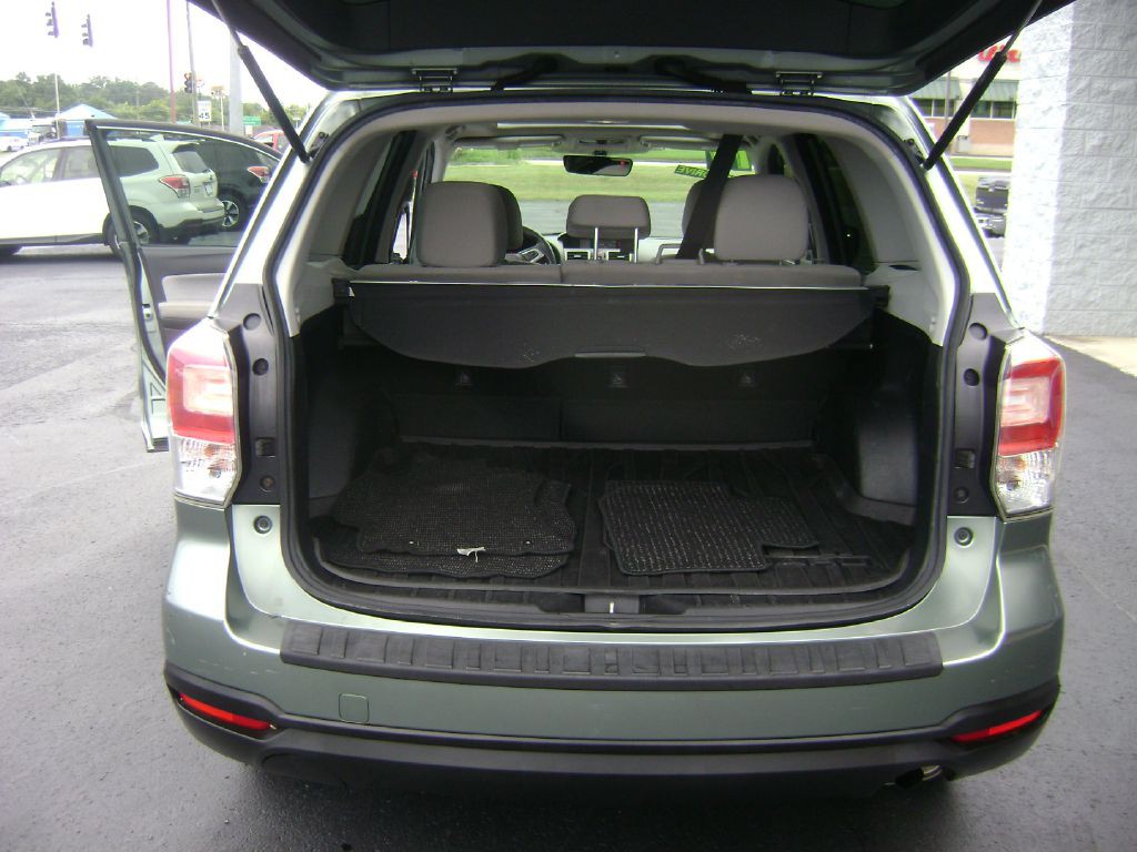 2017 Subaru Forester Image 15