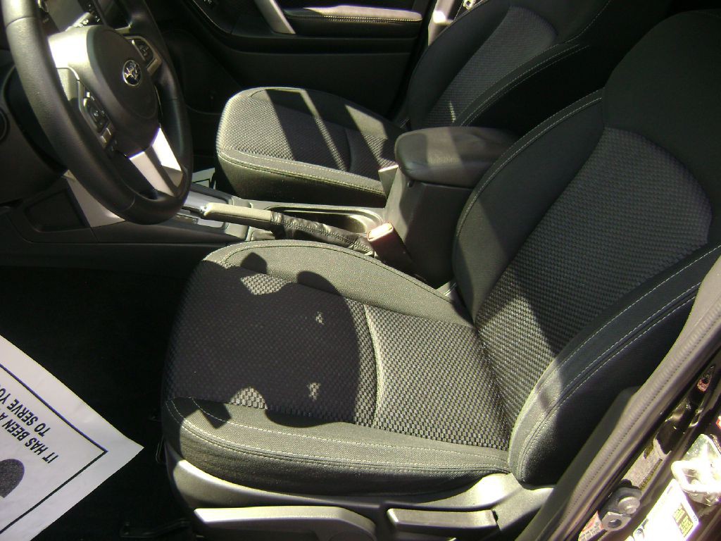 2018 Subaru Forester Image 9