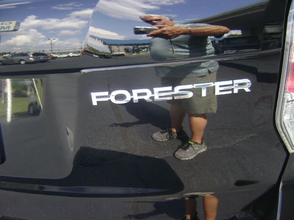 2018 Subaru Forester Image 15