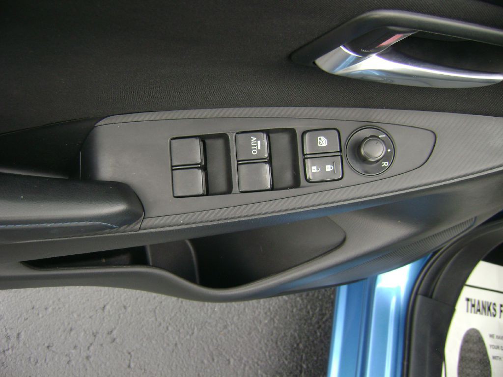 2017 Toyota Yaris Image 10
