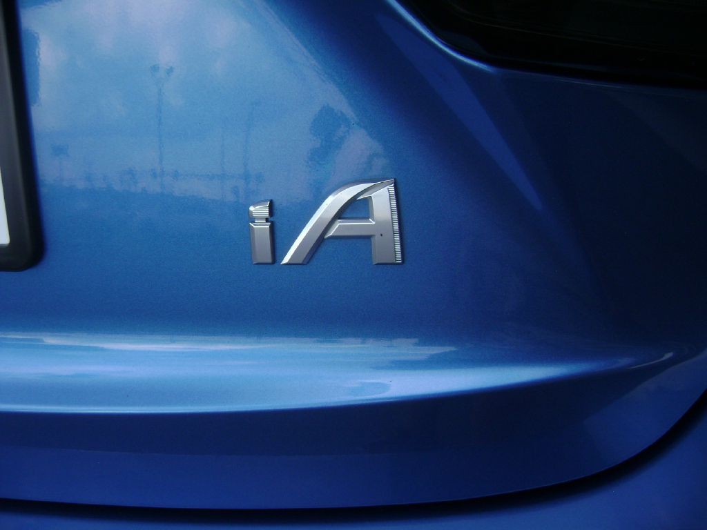 2017 Toyota Yaris Image 14