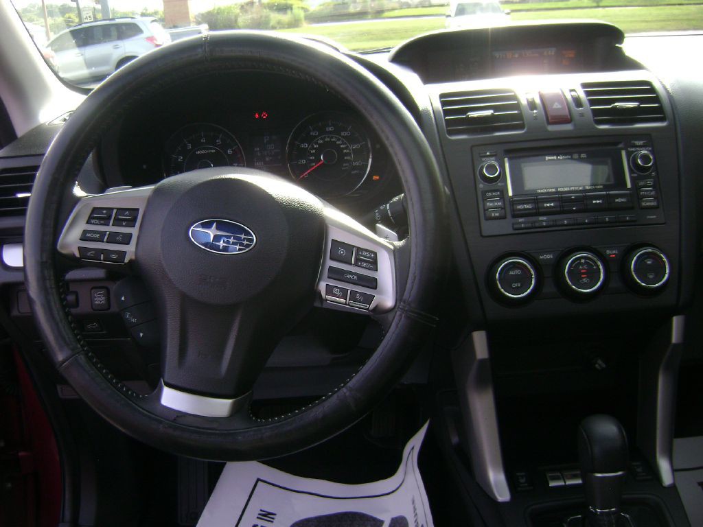 2015 Subaru Forester Image 14