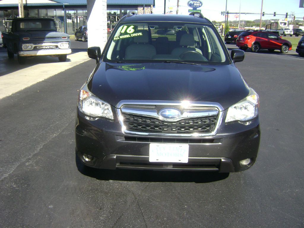 2016 Subaru Forester Image 2