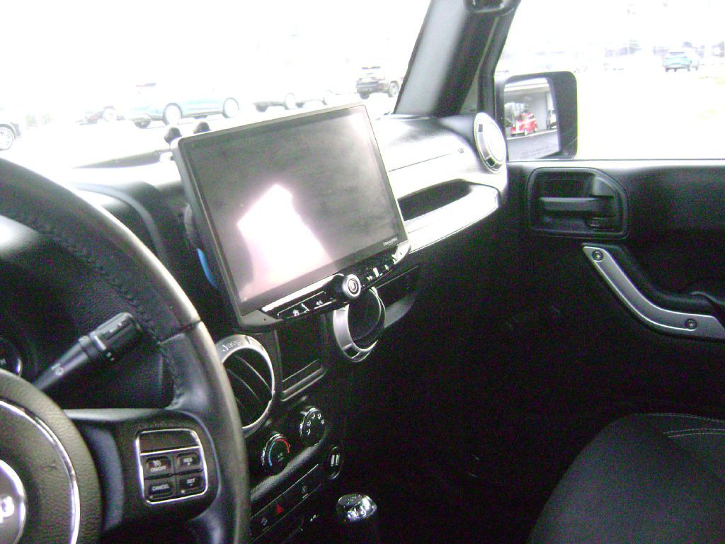 2015 Jeep Wrangler Image 13