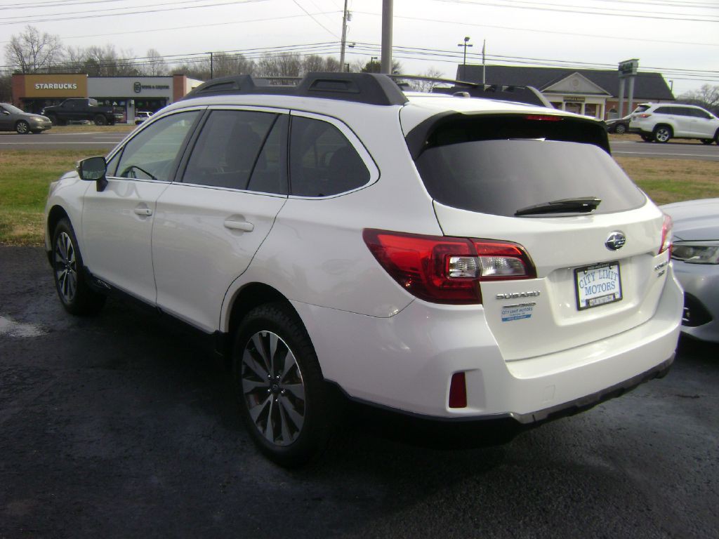 2015 Subaru Outback Image 4