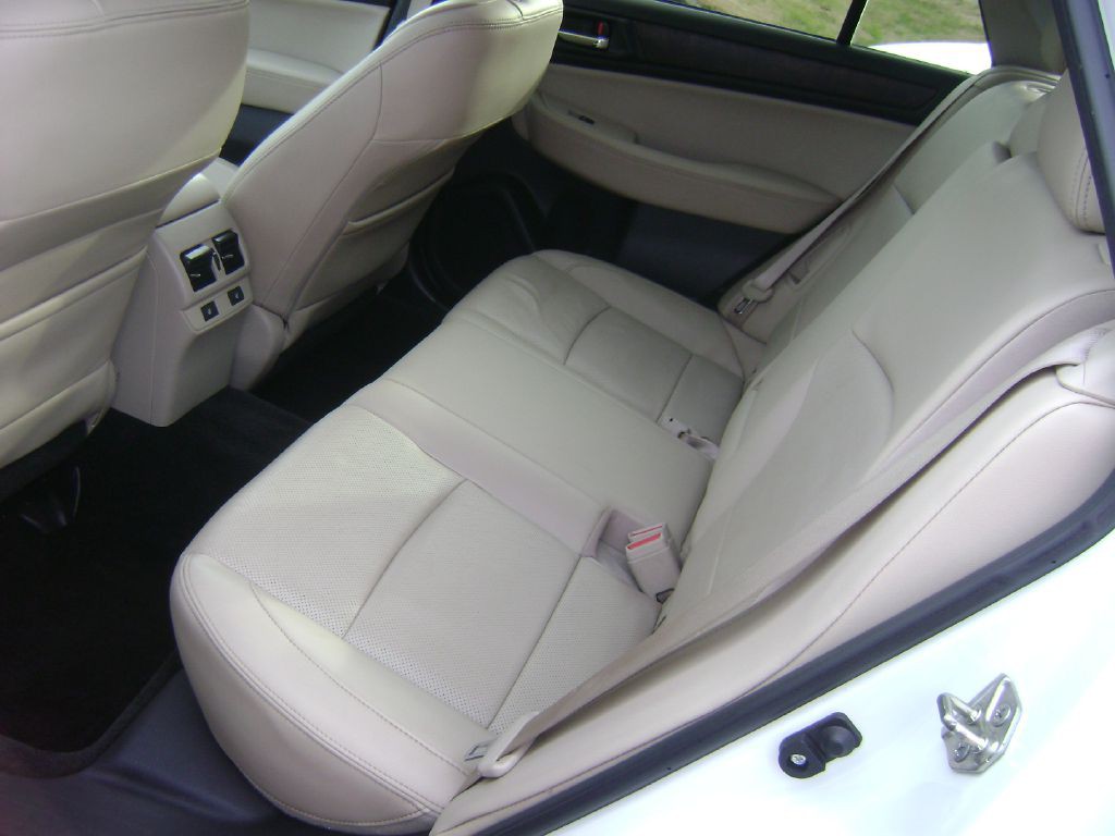 2015 Subaru Outback Image 13