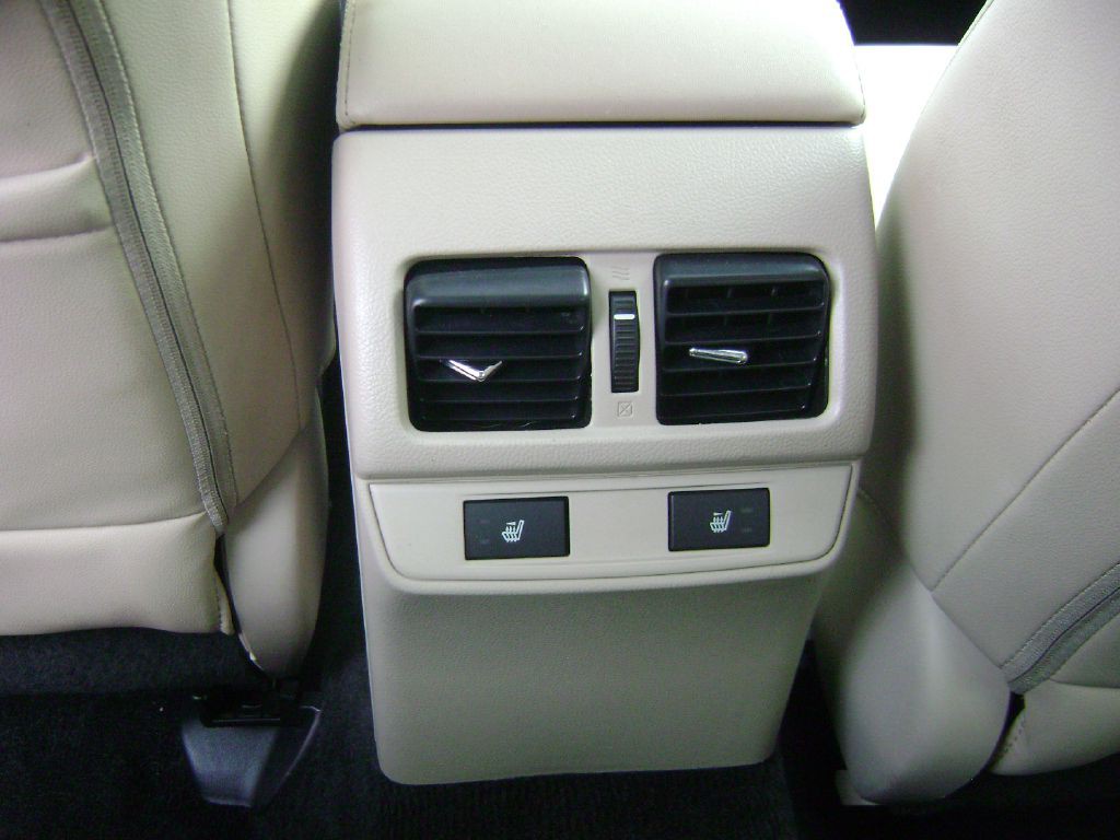 2015 Subaru Outback Image 14