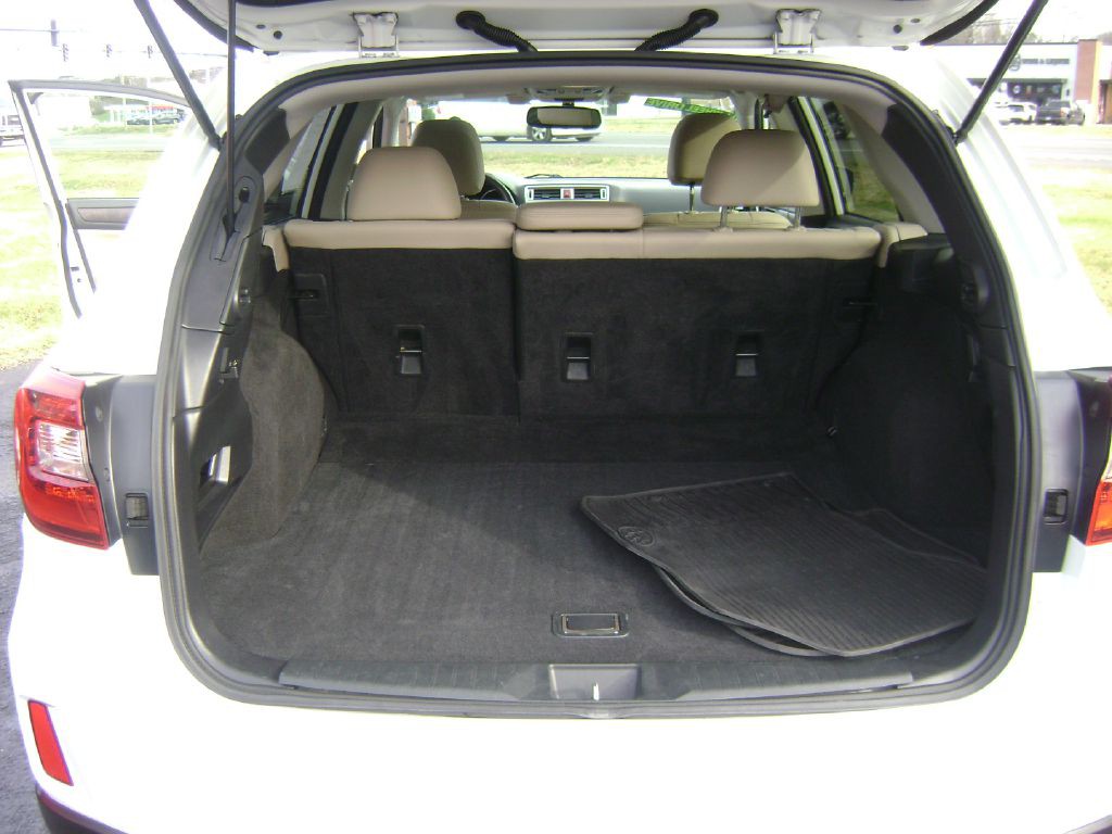 2015 Subaru Outback Image 17