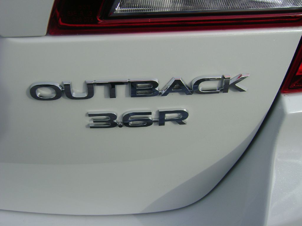 2015 Subaru Outback Image 19