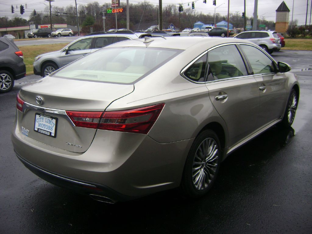 2018 Toyota Avalon Image 7