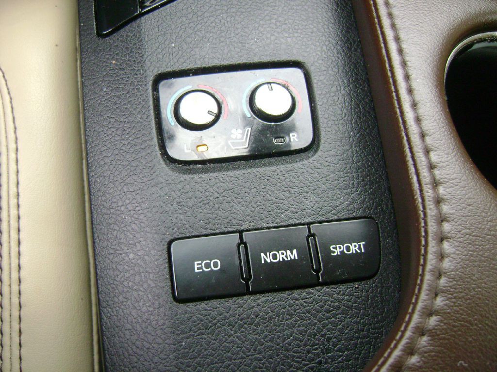 2018 Toyota Avalon Image 14