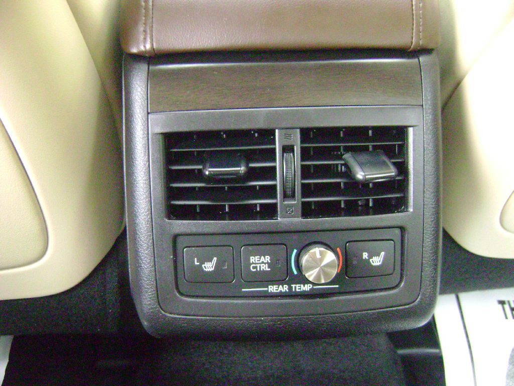 2018 Toyota Avalon Image 19