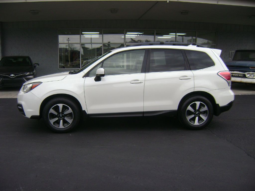 2017 Subaru Forester Image 4