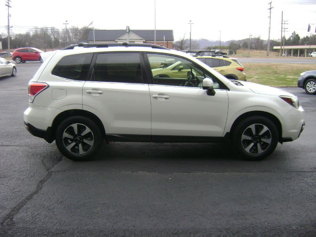 2017 Subaru Forester Image 8