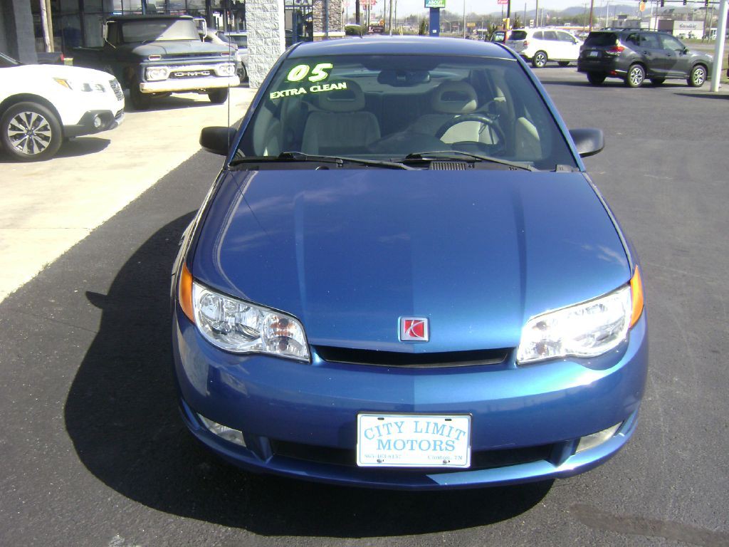 2005 Saturn ION Image 2