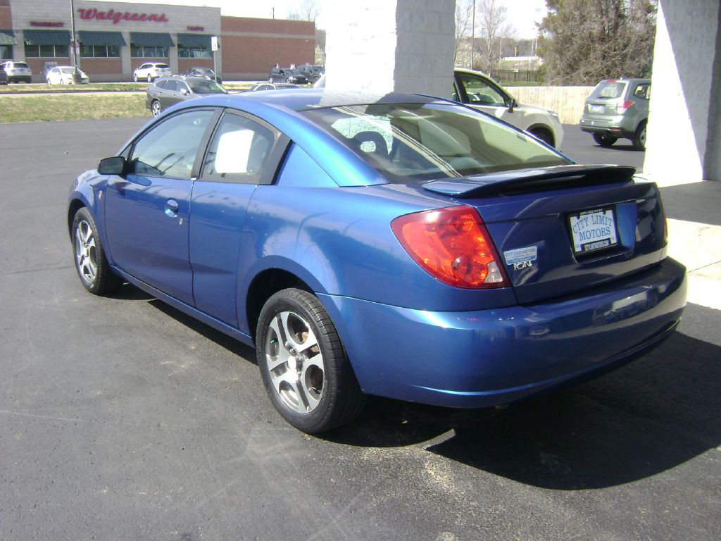 2005 Saturn ION Image 5