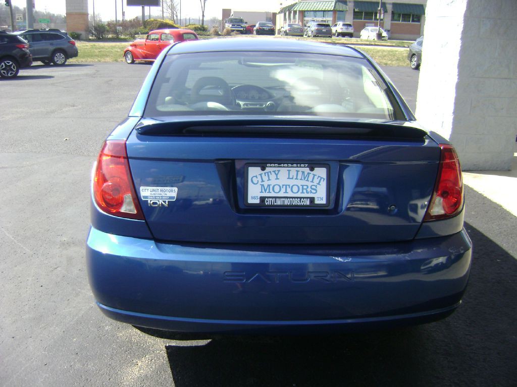 2005 Saturn ION Image 6