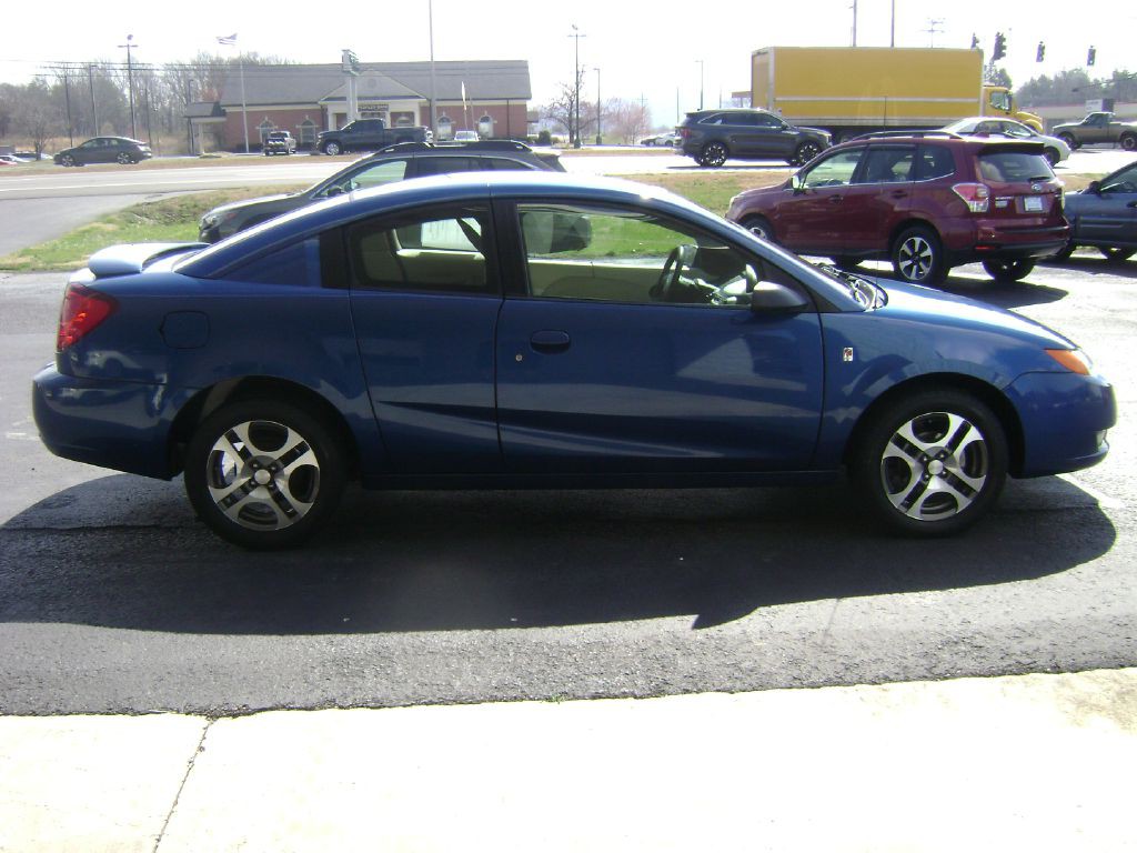 2005 Saturn ION Image 8