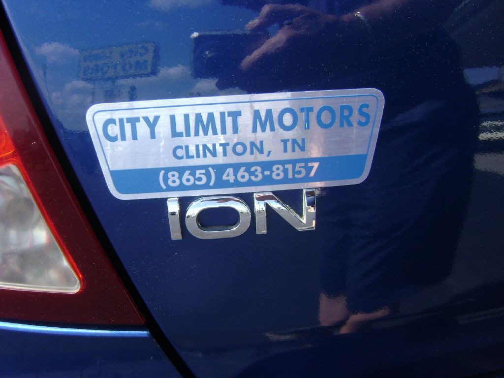 2005 Saturn ION Image 15