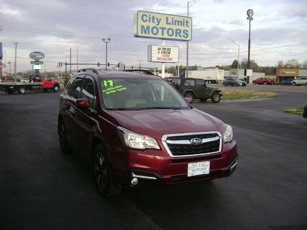 2017 Subaru Forester Image 1