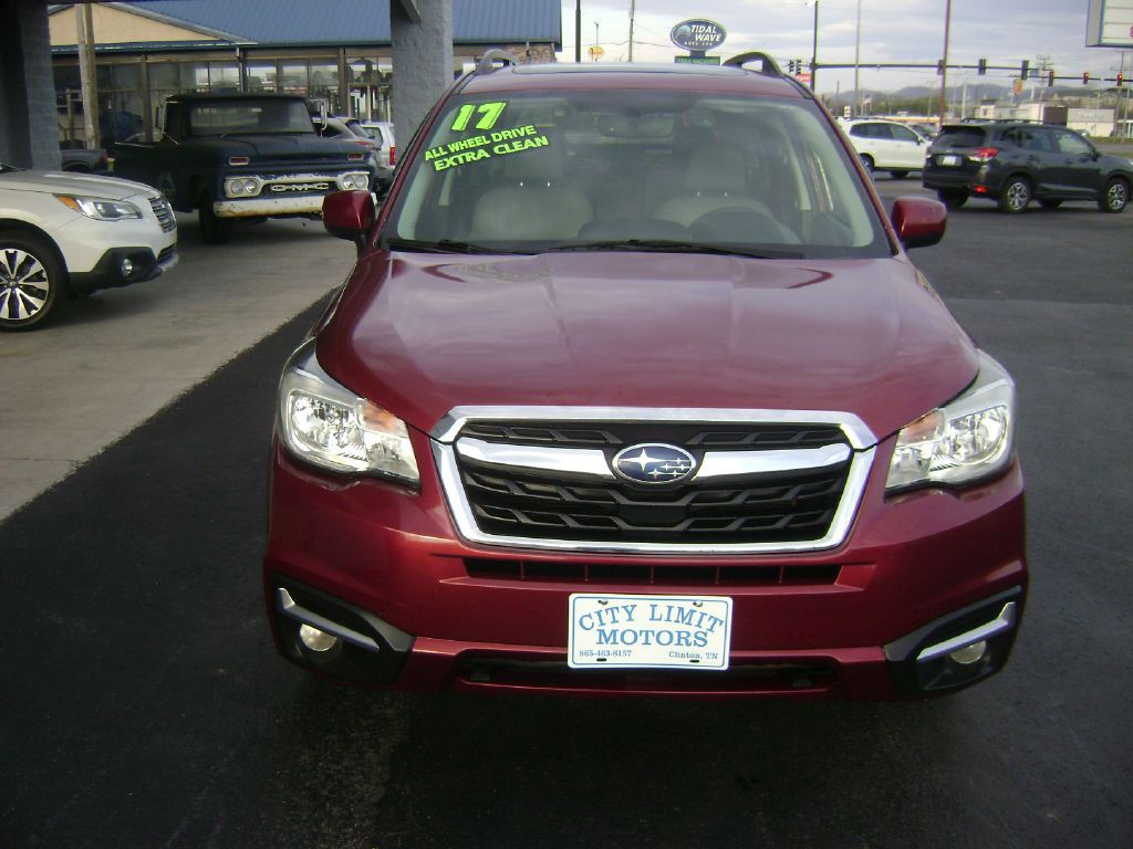 2017 Subaru Forester Image 2