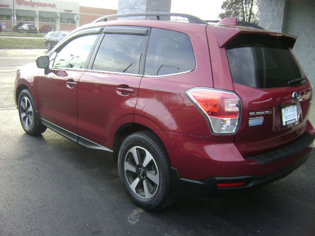 2017 Subaru Forester Image 5