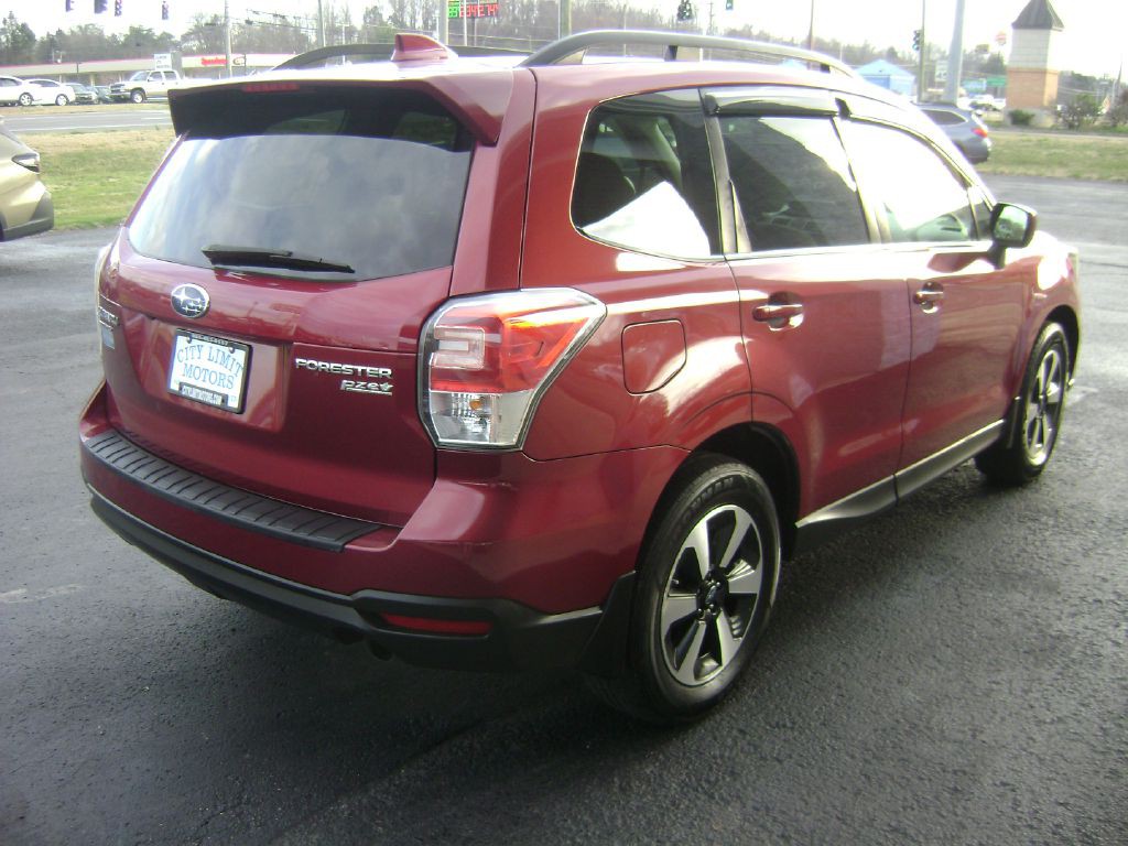 2017 Subaru Forester Image 7