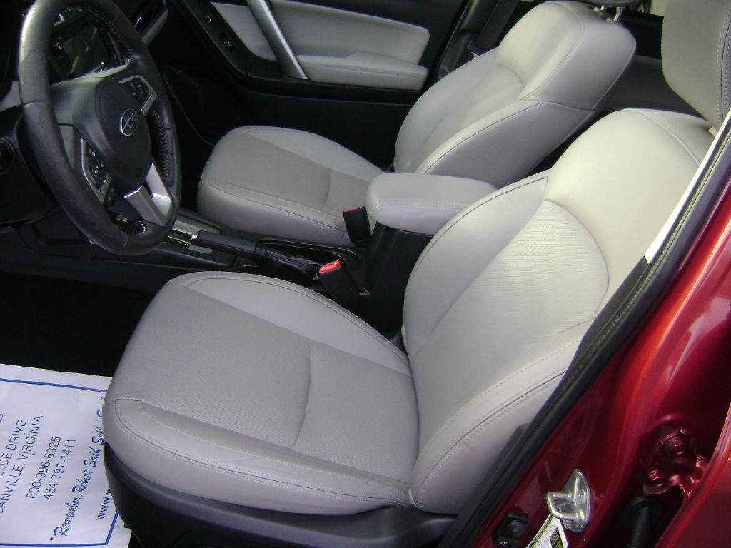 2017 Subaru Forester Image 9