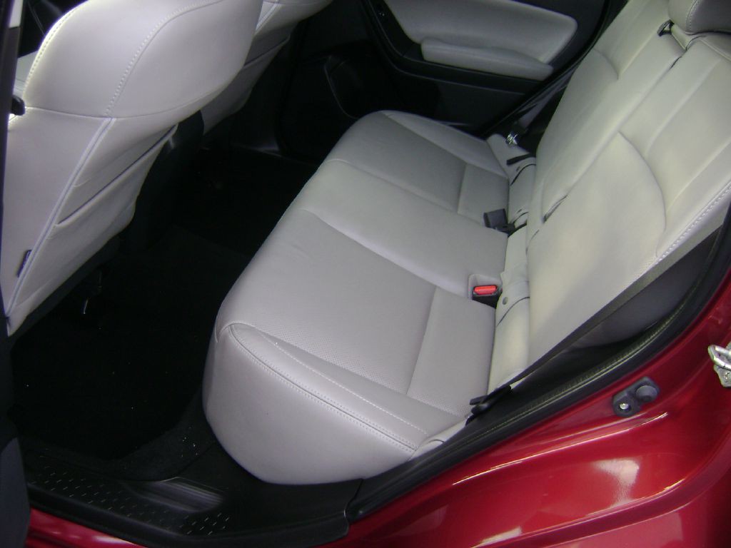 2017 Subaru Forester Image 13