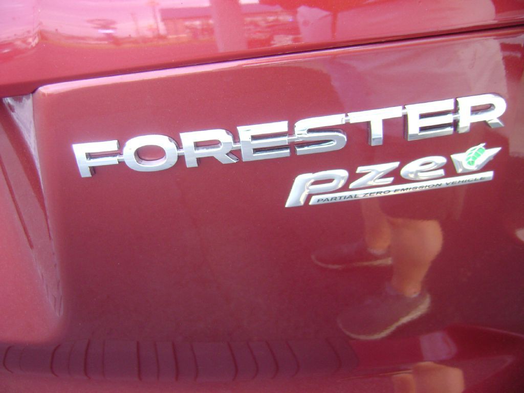 2017 Subaru Forester Image 19