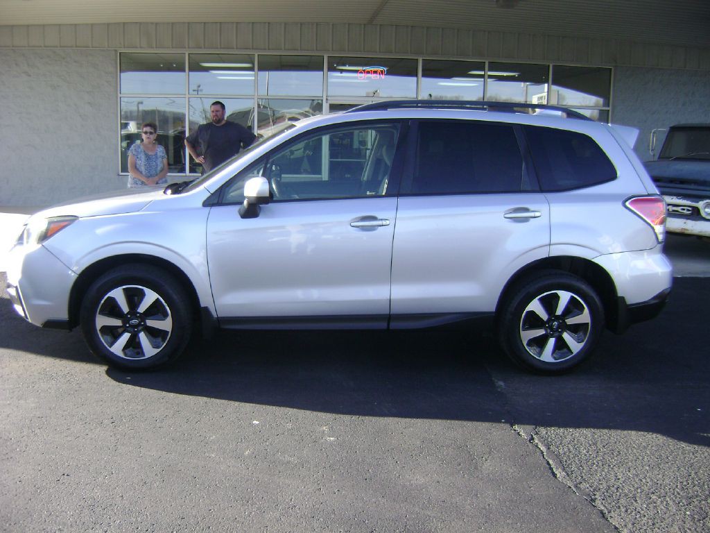 2017 Subaru Forester Image 4
