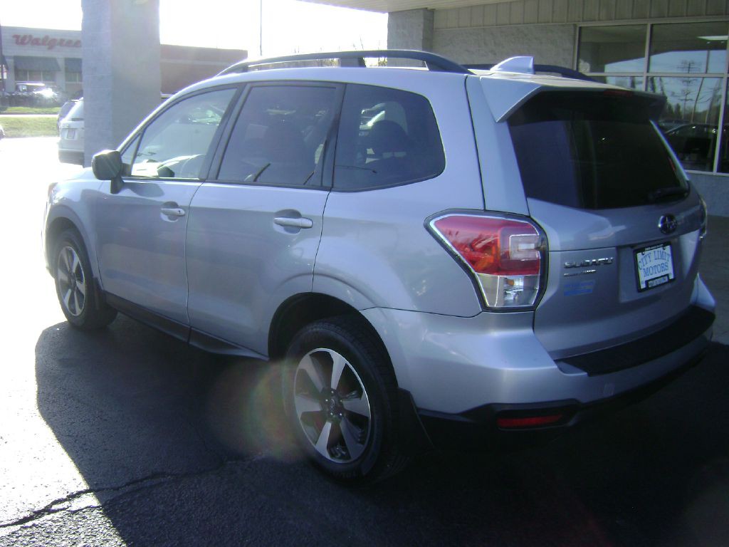 2017 Subaru Forester Image 5