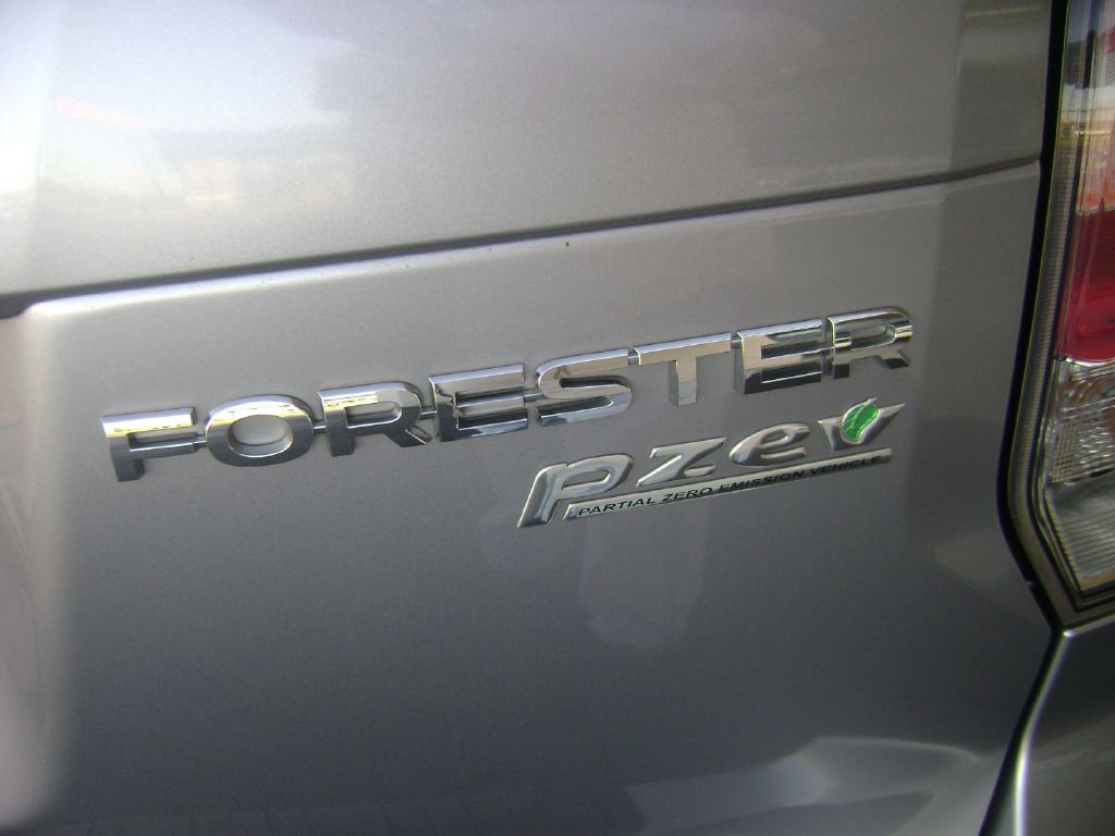 2017 Subaru Forester Image 17