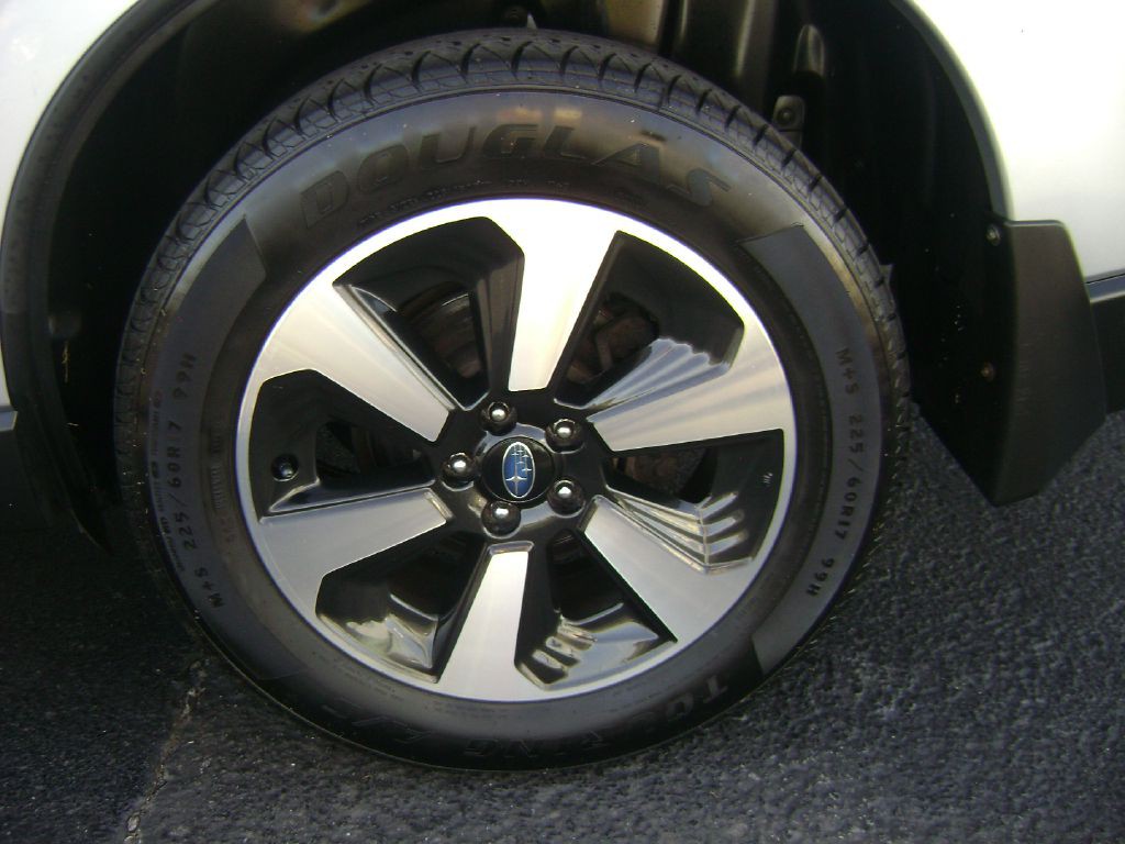 2017 Subaru Forester Image 18