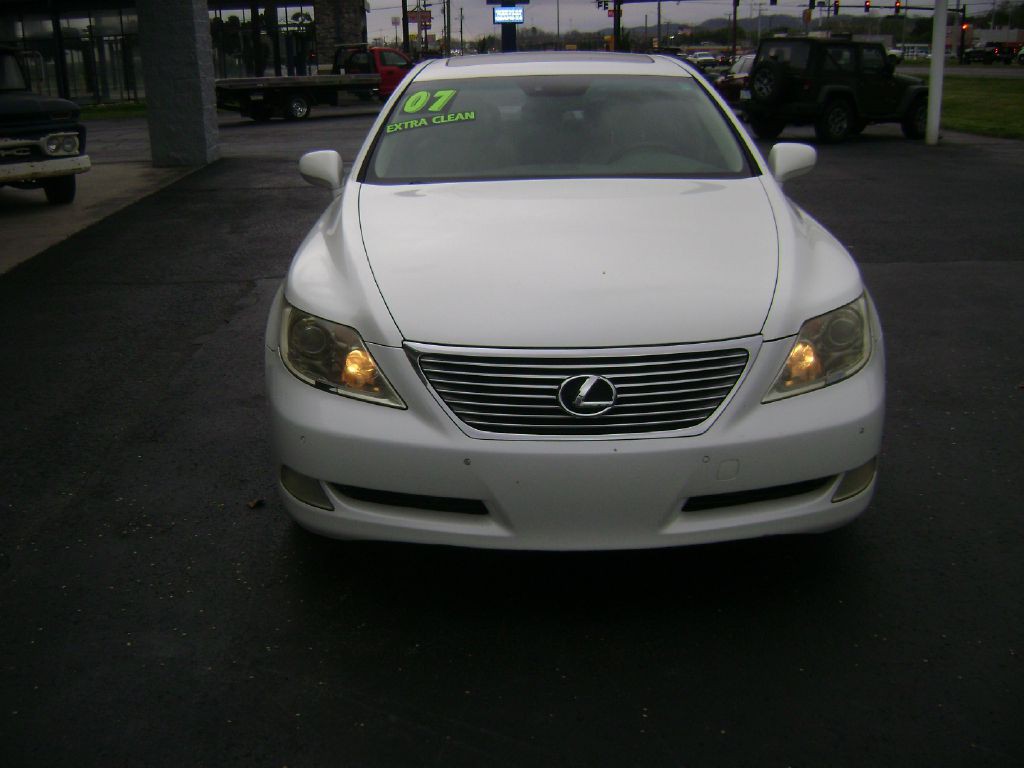 2007 Lexus LS 460 Image 2